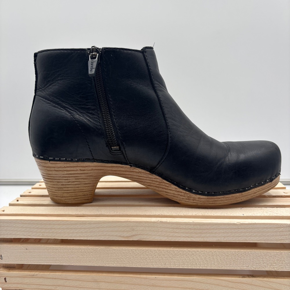 Dansko Maria Womens 38 Black Leather Ankle Boots Side Zip Clog Heel Shoes - Picture 3 of 13